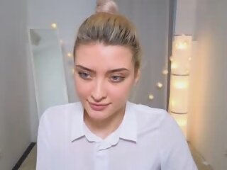 Sex cam venera_style online! She is 18 years old 
. Speaks English