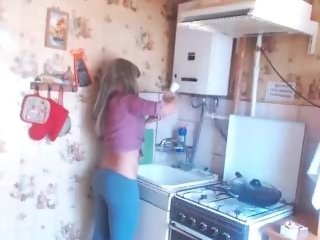 Sex cam doll skylarjewels ready for live sex show! She is 19 years old. Speaks Русский
