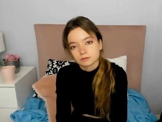 Sex cam graceshow online! She is 22 years old 
brunette with average tits and speaks english, 