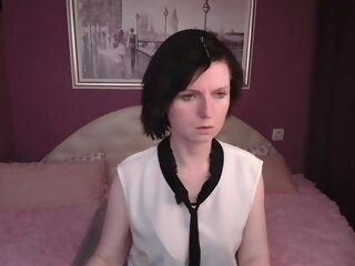 Sex cam lenapaulles online! She is 30 years old 
brunette with small tits and speaks english, 