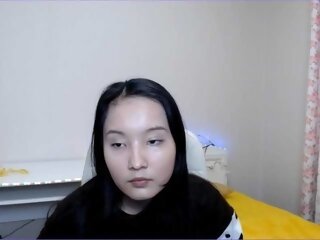 Sex cam samyoumi online! She is 19 years old 
brunette with average tits and speaks english, 