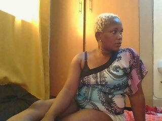 Big Boobies queenafrica with hairy pussy
