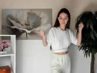 Sex cam elviachaplin online! She is 18 years old 
. Speaks Polish, English