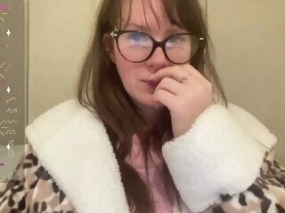 Sex cam redheadrosie online! She is 33 years old 
redhead with big boobs and speaks english, 