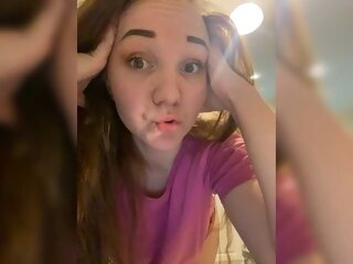 Sex cam henatamiss online! She is 25 years old 
redhead with big boobs and speaks english, russian
