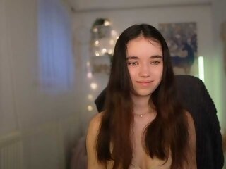 Sex cam giapaige18 online! She is 18 years old 
brunette with average tits and speaks english, portuguese