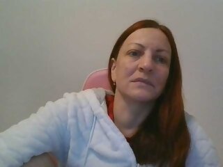 Sex cam sweetcandy1 online! She is 43 years old 
brunette with average tits and speaks english, 