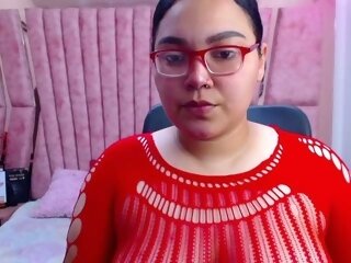 Sex cam samanalandlaurasquirt online! She is 24 years old 
brunette with big boobs and speaks english, spanish