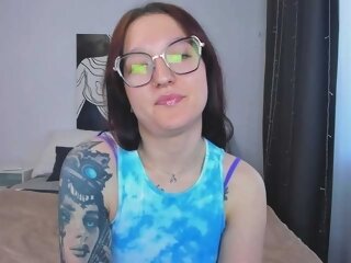 Russian Sex Cam amilia-guess with blue eyes and average tits