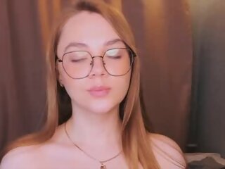 Sex cam darelhickory online! She is 18 years old 
. Speaks English, germany, French