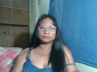 Sex cam sweetpussyforu online! She is 38 years old 
brunette with average tits and speaks english, 