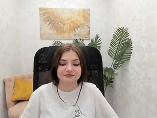 Sex cam jenderik online! She is 18 years old 
brunette with average tits and speaks english, 