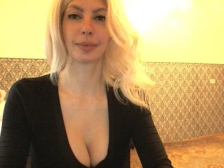 Sex cam roxyskyblue online! She is 28 years old 
blonde with huge boobs and speaks english, 