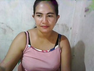 Sex cam lovableclit-pinayxx online! She is 38 years old 
blonde with average tits and speaks english, 