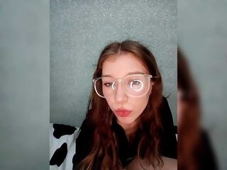 Sex cam peachwinne online! She is 22 years old 
blonde with small tits and speaks english, russian