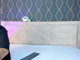 Sex cam lila_and_max_ online! She is 18 years old 
. Speaks español