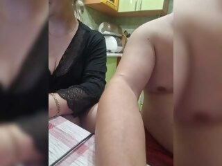 Sex cam paratutt online! She is 29 years old 
brunette with average tits and speaks english, russian