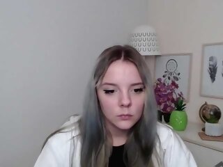 Sex cam extasysienna online! She is 24 years old 
blonde with average tits and speaks english, german