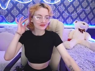 Sex cam kirafoxik online! She is 21 years old 
blonde with small tits and speaks english, russian