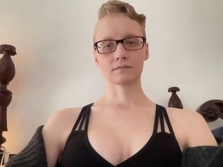 Sex cam leahwilde online! She is 34 years old 
blonde with average tits and speaks english, 