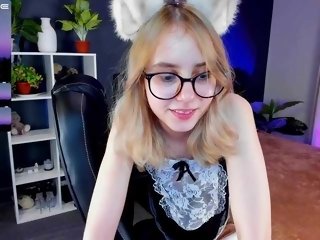 Sex cam kate-yummy online! She is 19 years old 
blonde with small tits and speaks english, 