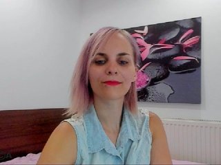 German Sex Cam nicolexx18 with green eyes and average tits