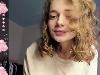 Sex cam mxxnsxsul online! She is 18 years old 
. Speaks English, Ukrainian