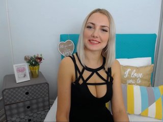Sex cam eliseblonde online! She is 27 years old 
blonde with big boobs and speaks english, 