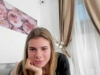 Sex cam rileyreid18 online! She is 18 years old 
brunette with small tits and speaks english, 