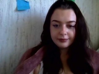 Young Cam Doll oliviashine. brunette with average tits