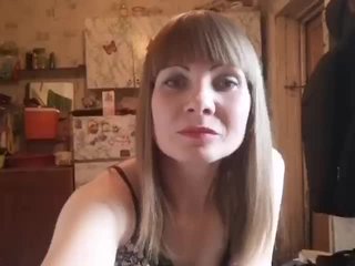 Russian Sex Cam janeevans1 with brown eyes and big boobs