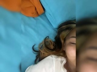 English Sex Cam alicehottie with brown eyes and average tits