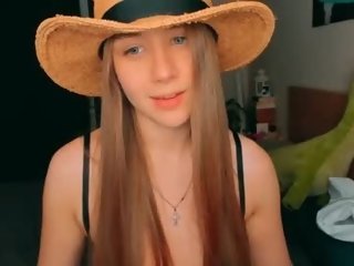 Sex cam alexispeach online! She is 18 years old 
. Speaks English