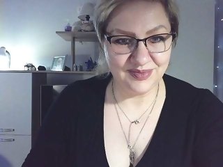 Sex cam sarademur online! She is 40 years old 
blonde with average tits and speaks english, russian
